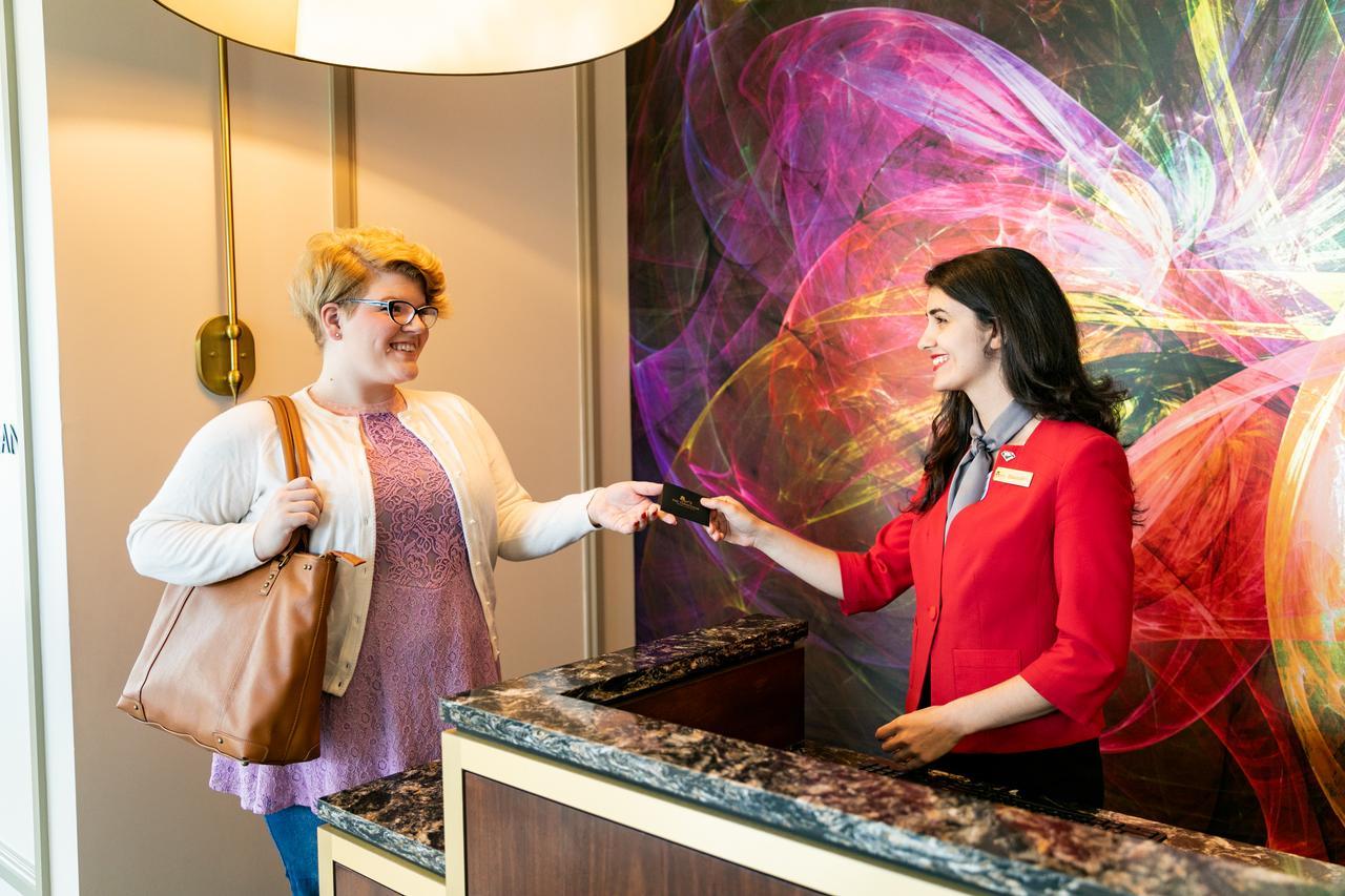 The Tennessean Personal Luxury Hotel Ноксвилл Экстерьер фото